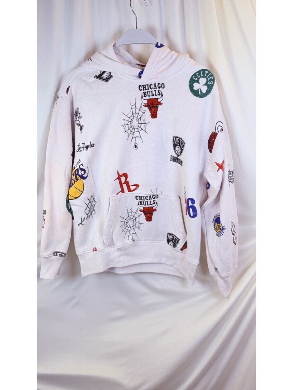 Hollister Mens NBA Basketball Team AOP Sweatshirt Hoodie White Sz XS